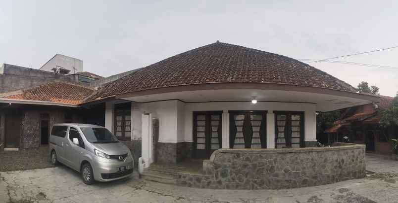 rumah heritage lokasi strategis tengah kota garut