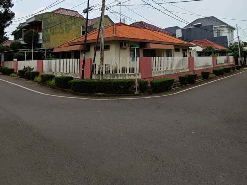 rumah hook hitung tanah lokasi nyaman di duren sawit