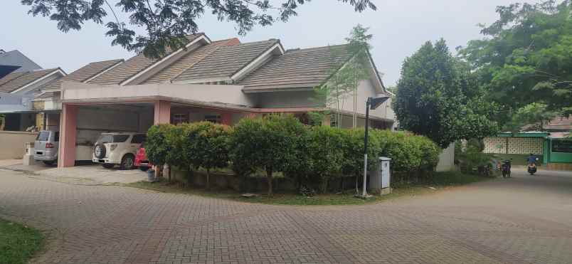 rumah hook sudut metland transyogi