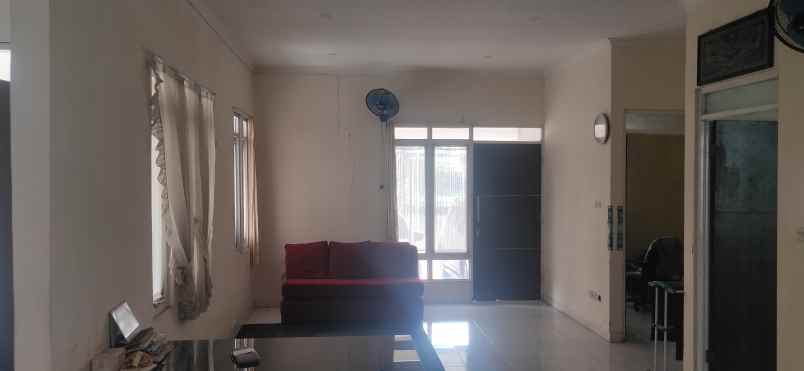 rumah hook sudut metland transyogi