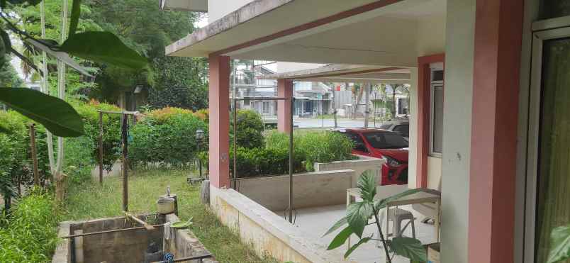 rumah hook sudut metland transyogi