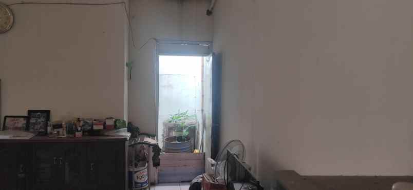 rumah hook sudut metland transyogi