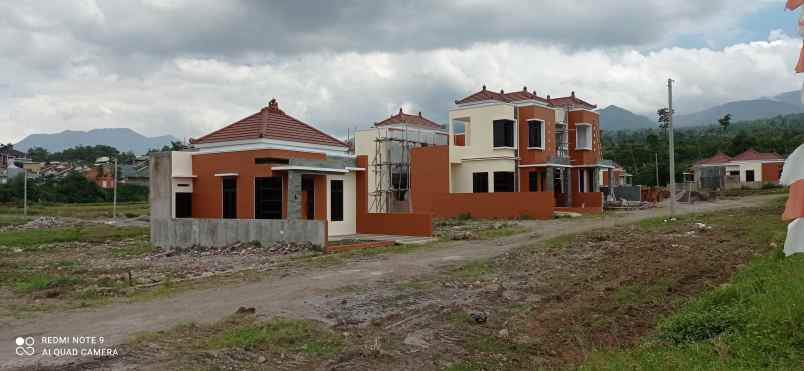 rumah jl raya karangpawitan