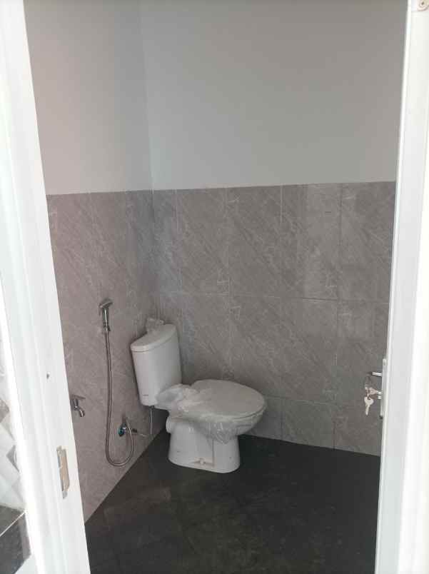 rumah jln ahmad yani timur kp