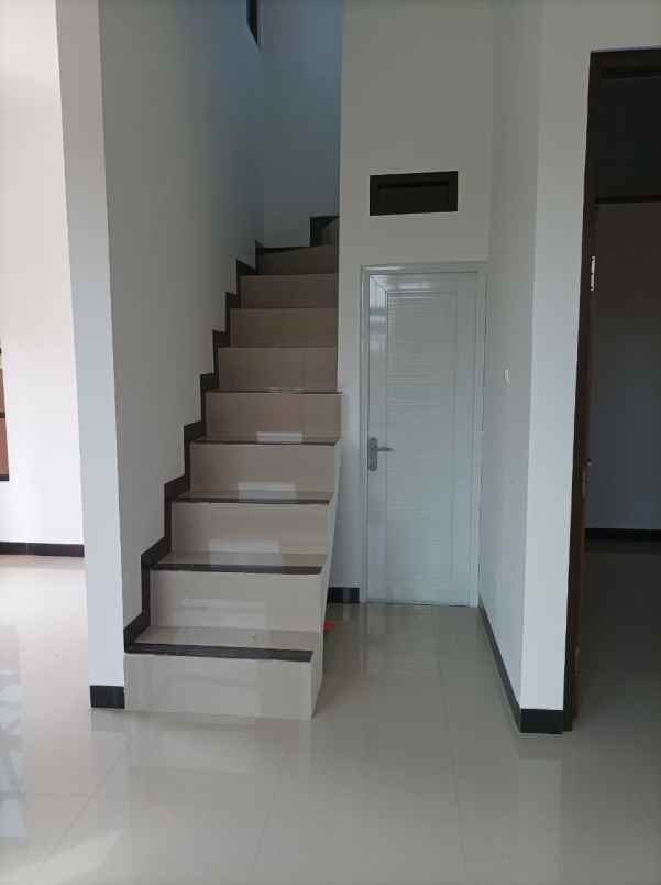 rumah jln ahmad yani timur kp