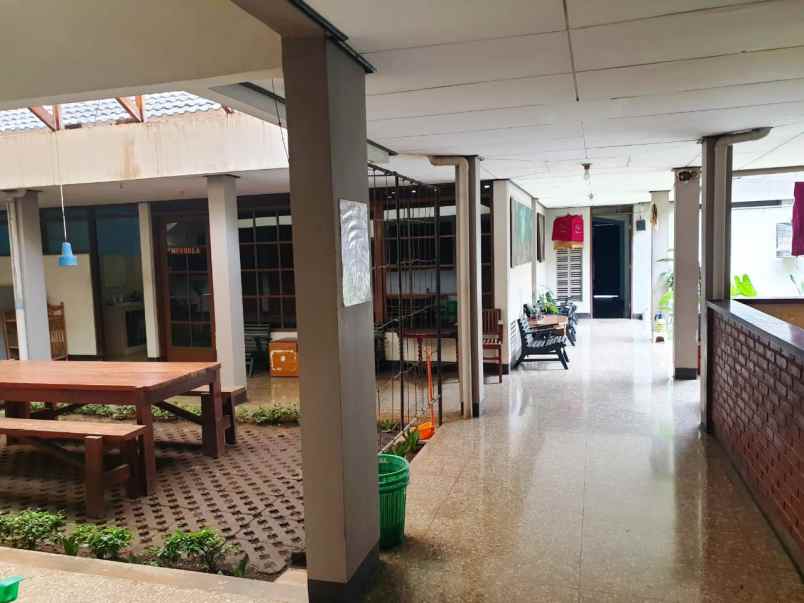 rumah klasik cisitu dago kota bandung siap huni