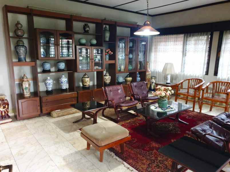 rumah klasik cisitu dago kota bandung siap huni