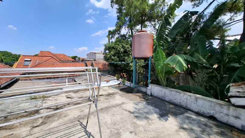 rumah komplek cibabat 2 menit pemkot cimahi taman luas