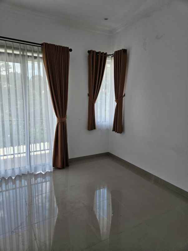 rumah komplek sariwangi hook one gate system view asri