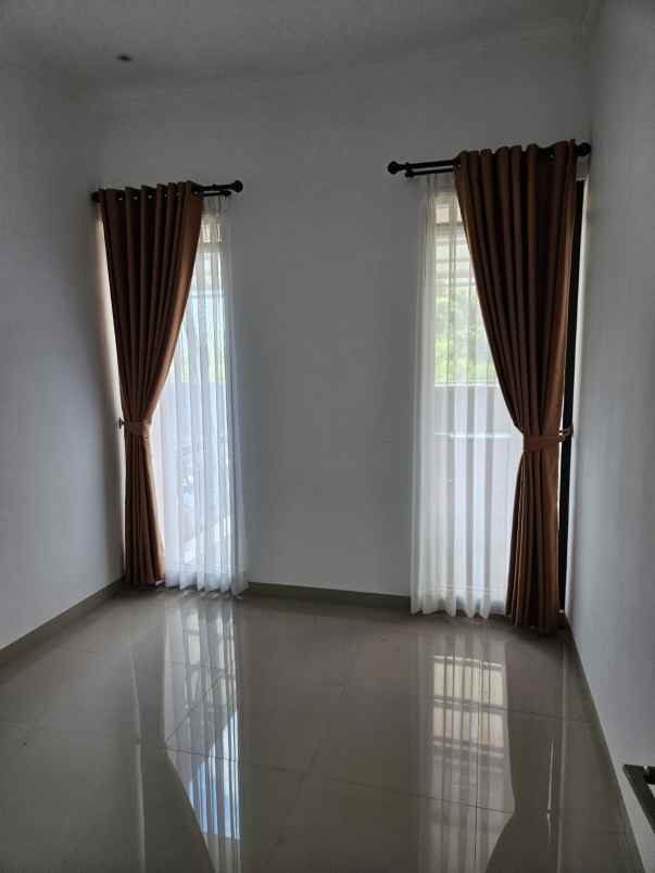 rumah komplek sariwangi hook one gate system view asri