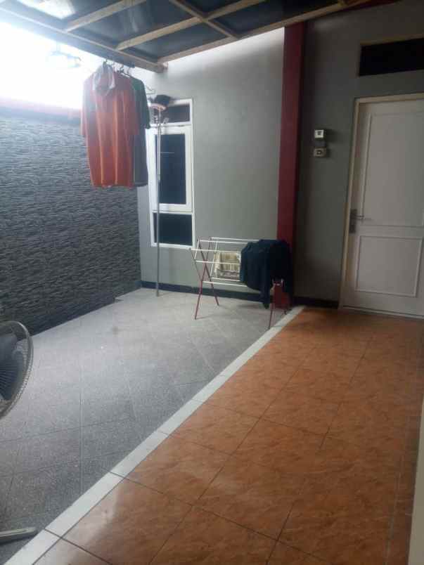 rumah kost aktif di rungkut menanggal strategis