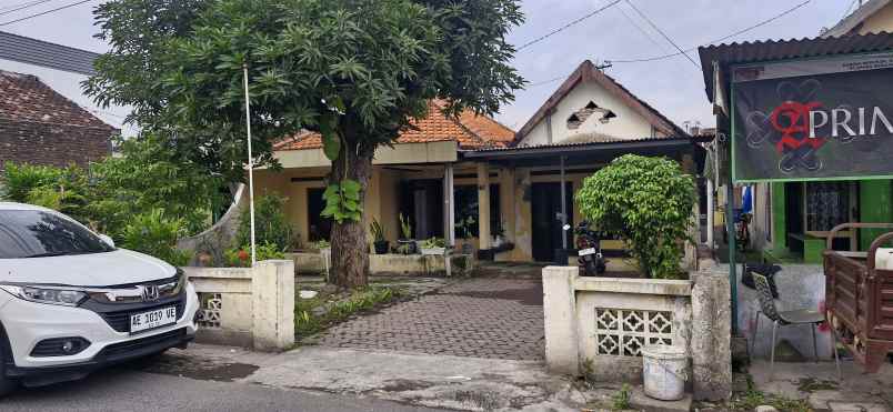 rumah lama di pusat kota sidoarjo