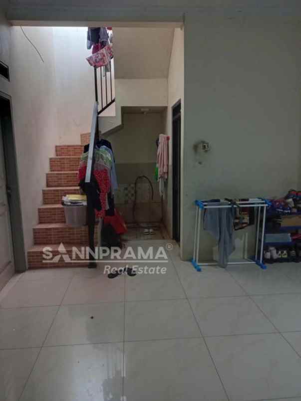 rumah luas kukusan dekat ui dan tol kukusan rhl