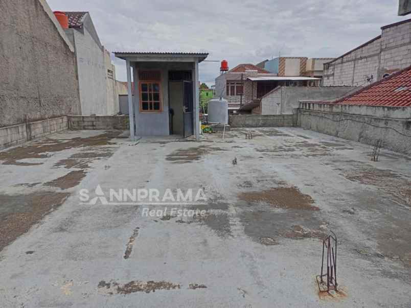 rumah luas kukusan dekat ui dan tol kukusan rhl