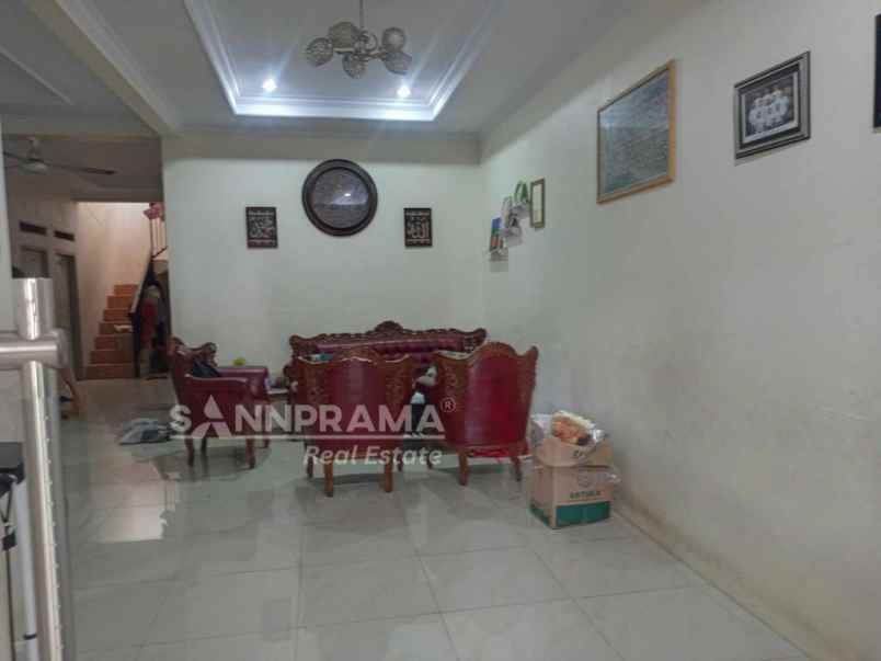 rumah luas kukusan dekat ui dan tol kukusan rhl