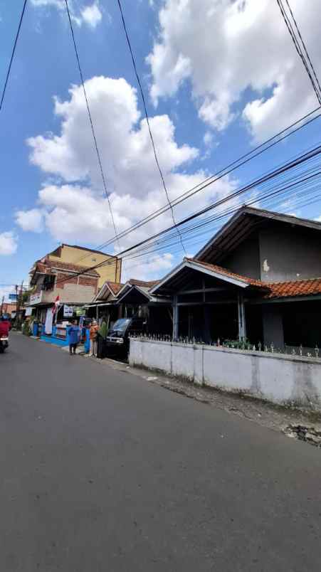 rumah mainroad cibabat cihanjuang bangunan apa adanya