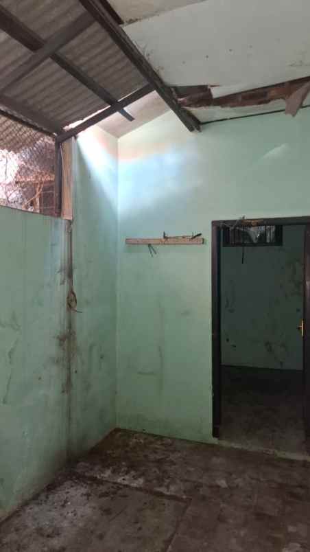 rumah mainroad cibabat cihanjuang bangunan apa adanya
