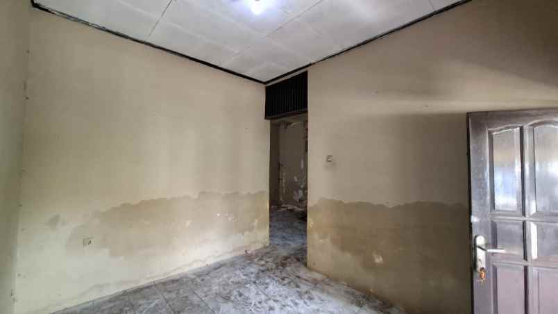 rumah mainroad cibabat cihanjuang bangunan apa adanya