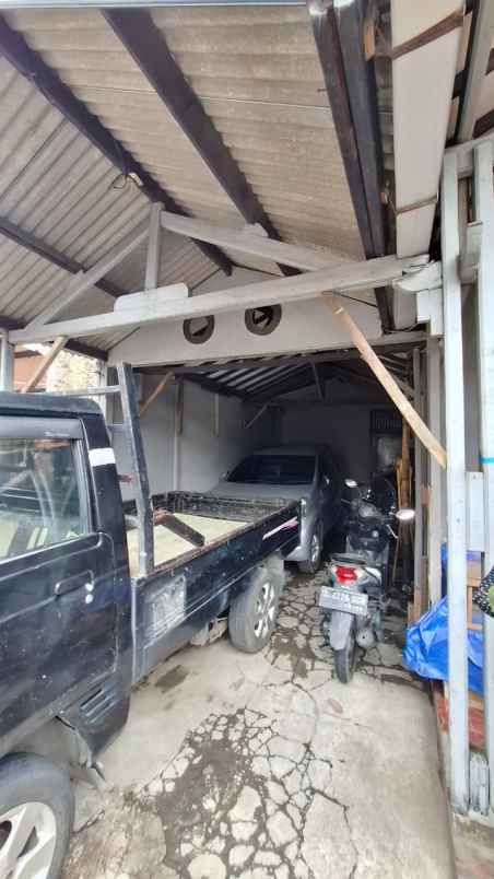 rumah mainroad cibabat cihanjuang bangunan apa adanya