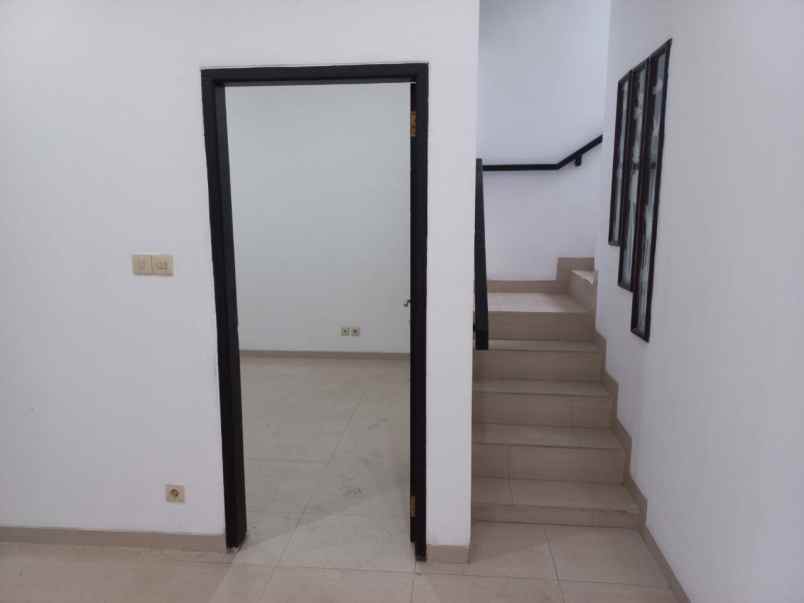 rumah manyar tirtoyoso minimalis siap huni