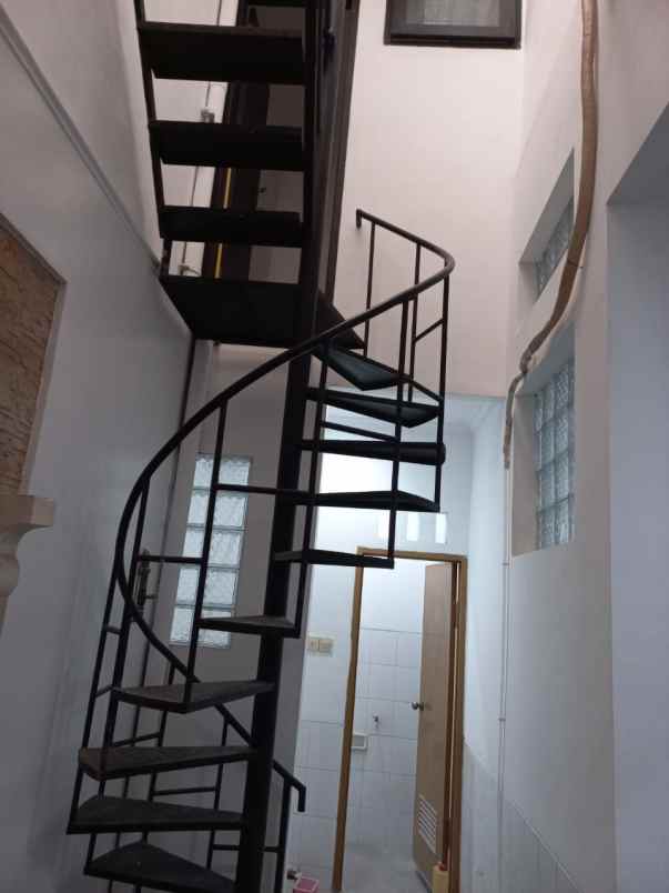 rumah manyar tirtoyoso minimalis siap huni
