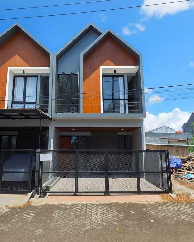 rumah manyar tirtoyoso new minimalis row jalan 3 mobil