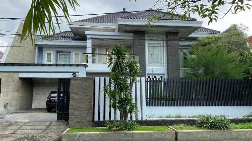 rumah mewah 2 lantai siap huni klampis anom