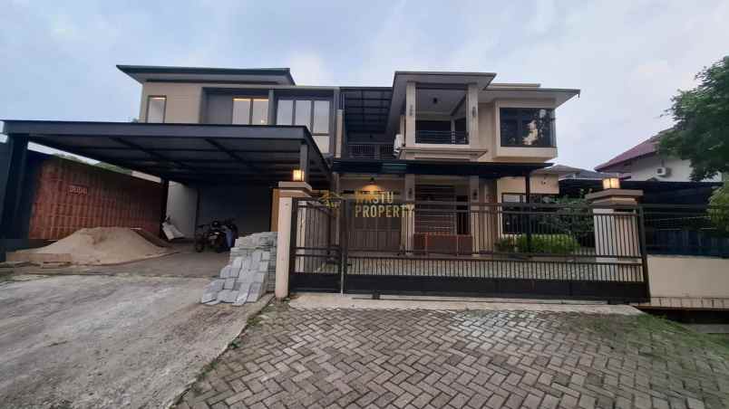 rumah mewah arsitektur cantik di fortunia residence