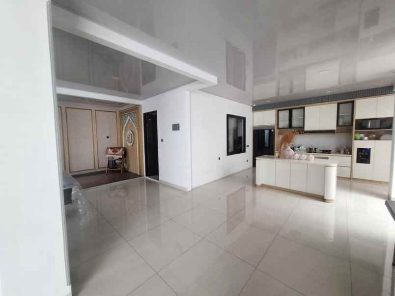 rumah mewah dijual legenda wisata cluster napoleon