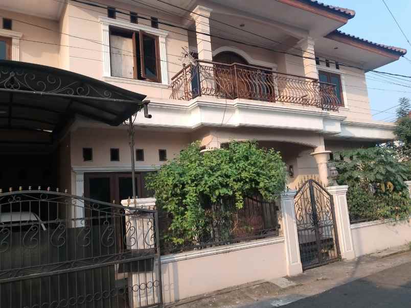 rumah mewah hook siap huni di pusat kota bekasi