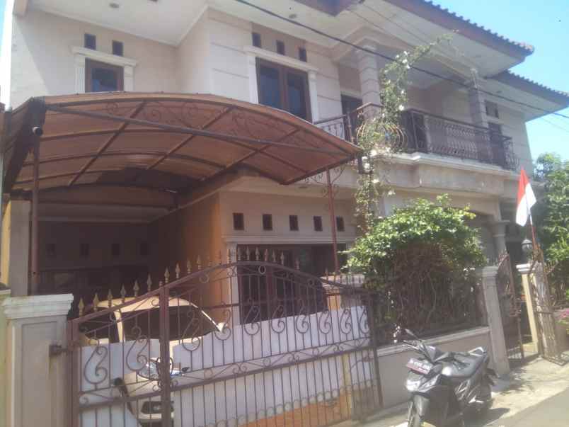 rumah mewah hook siap huni di pusat kota bekasi