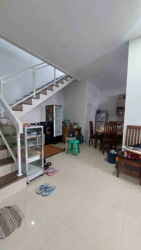 rumah mewah murah bu 2 lantai di depok