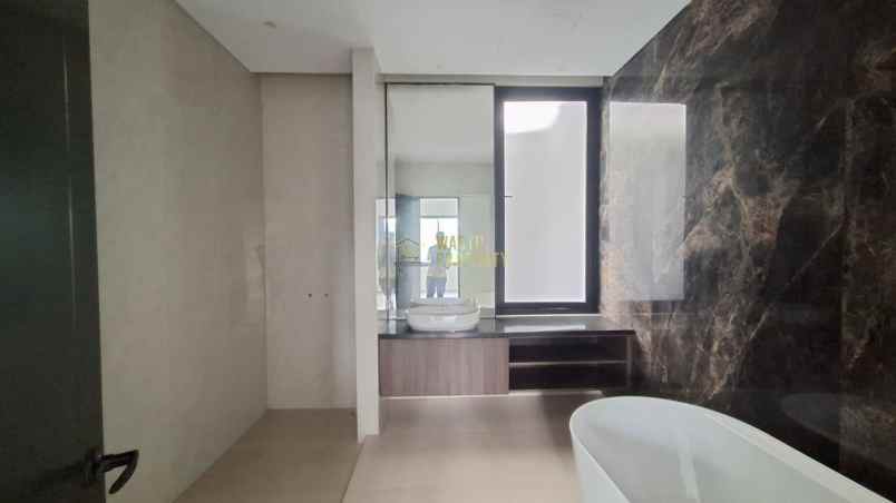 rumah mewah siap huni di cluster fortunia residence