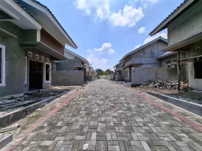 rumah minimalis modern dekat candi sambisari