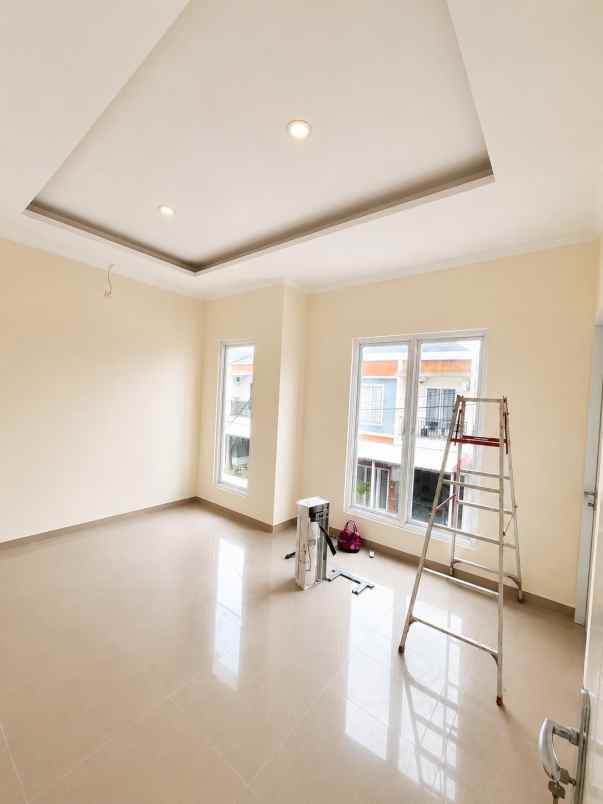 rumah minimalis modern di parigi bintaro dekat tol