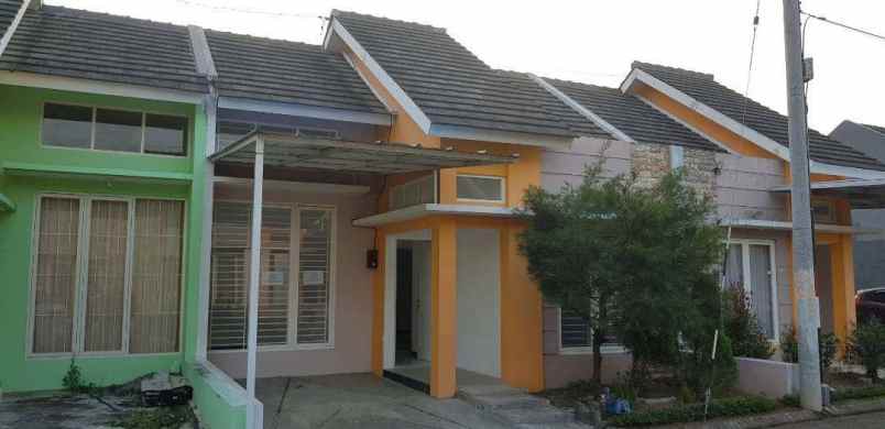 rumah modern siap huni di beji kota batu