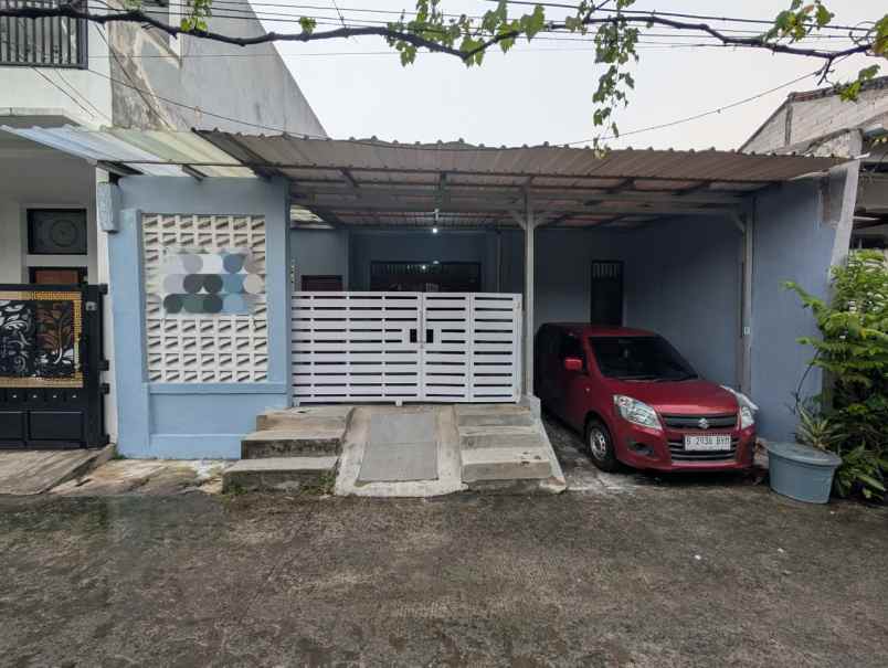 rumah murah second dalam perumahan di ciherang depok