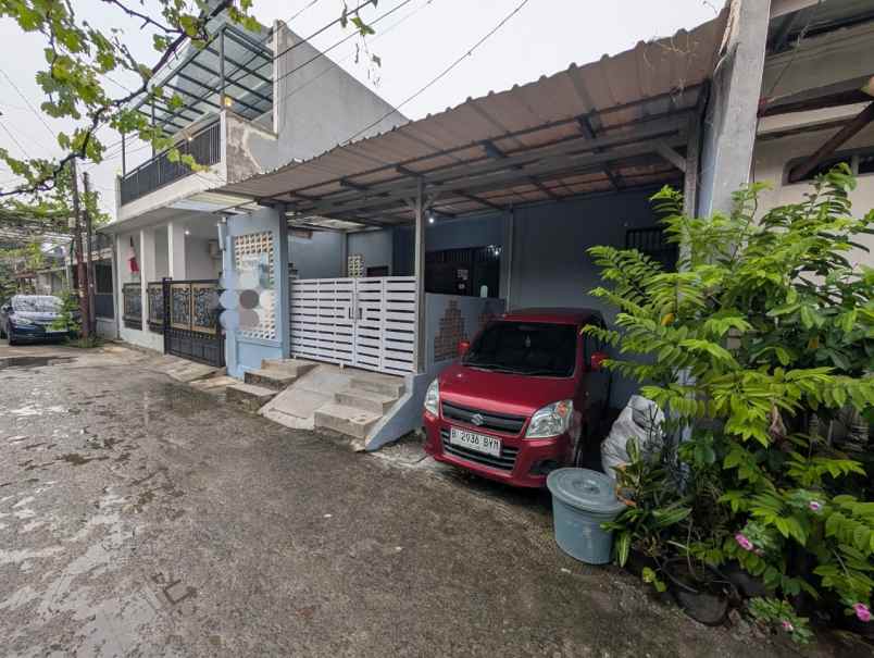 rumah murah second dalam perumahan di ciherang depok