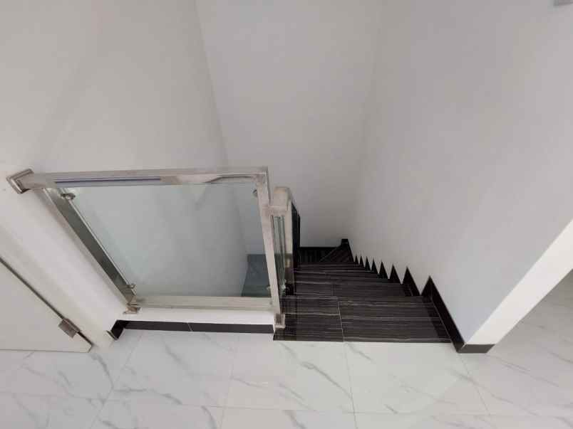 rumah new minimalis mulyosari utara