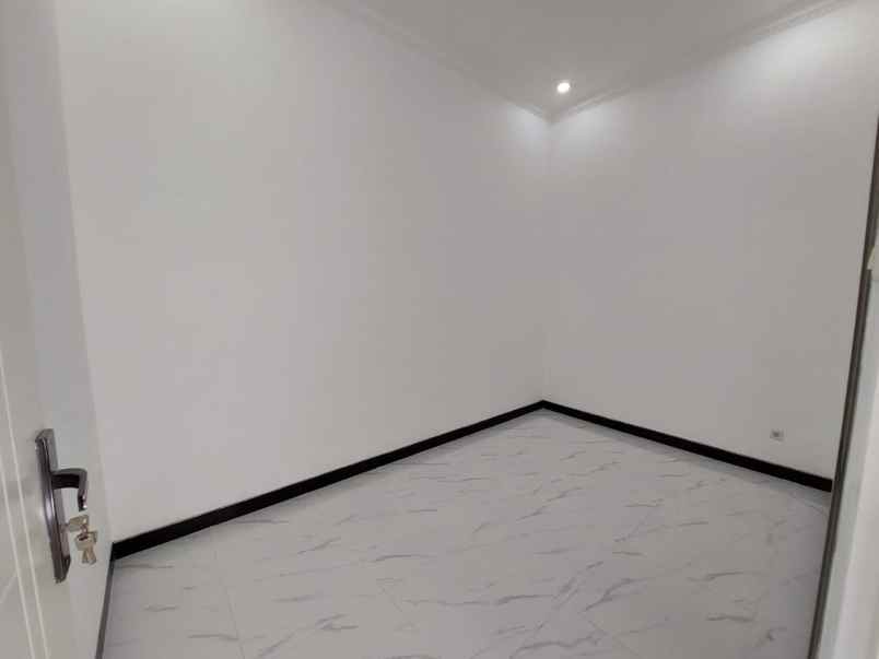 rumah new minimalis mulyosari utara