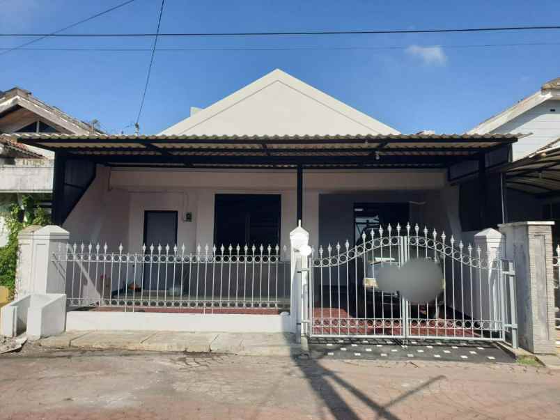 rumah nirwana eksekutif row jalan 3 mobil