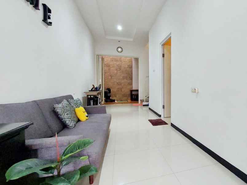 rumah pantai mentari minimalis carport row 3 mobil