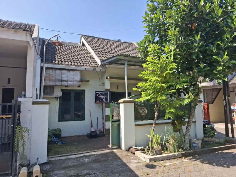 rumah pojok di perumahan muktisari jember