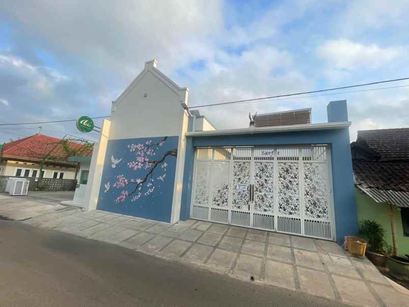 rumah sarfat bagus strategis di pusat tulungagung