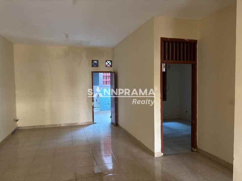 rumah second 2 lantai di beji depok