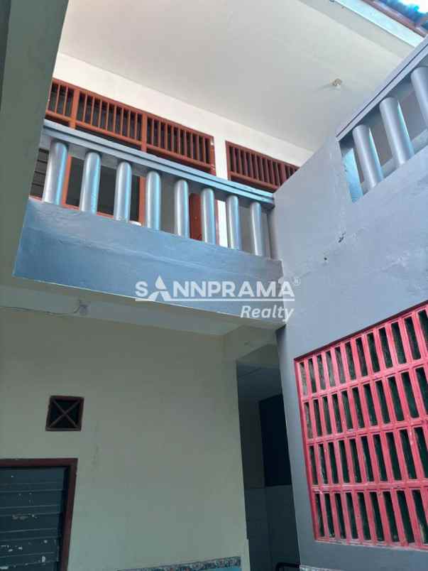 rumah second 2 lantai di beji depok