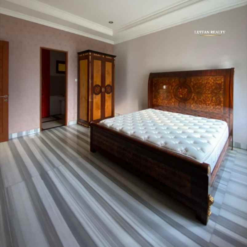 rumah secondary dalam cluster dekat tol andara