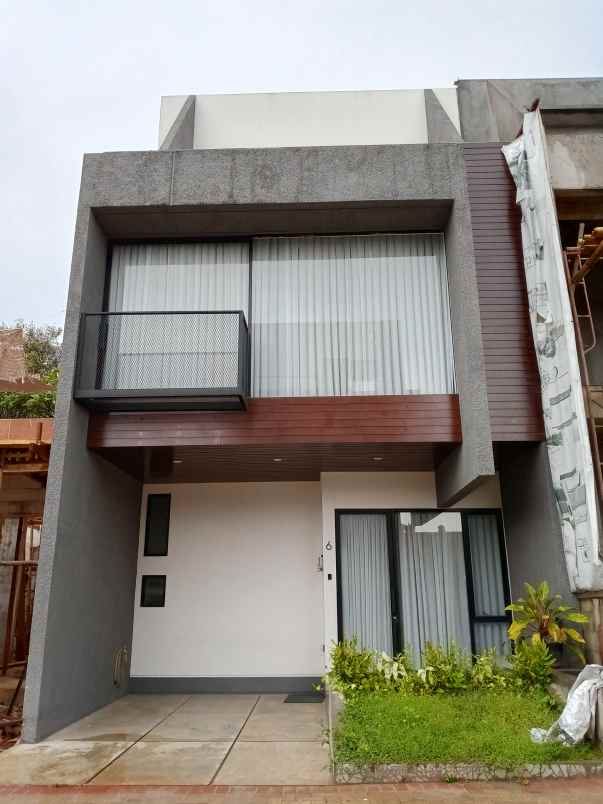 rumah selangkah ke jakarta