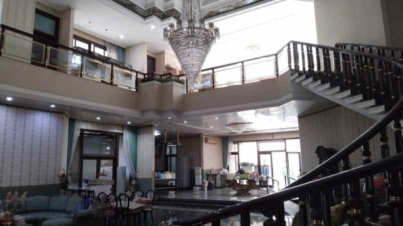 rumah semi minimalis nol jalan raya