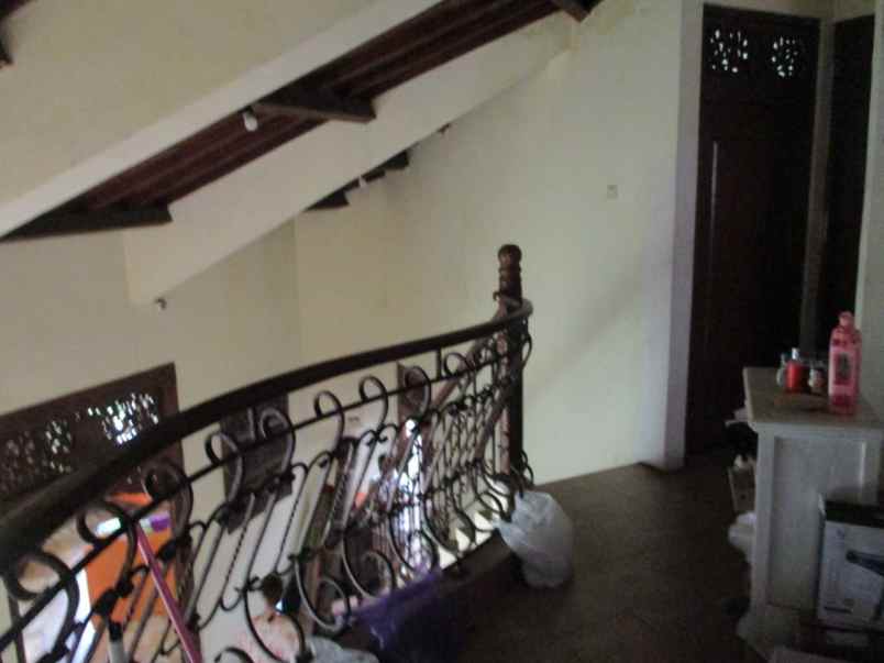 rumah siap huni 2 lantai di lokasi premium sleman